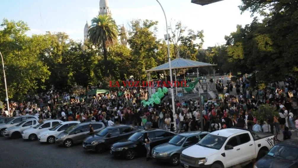 Con gran participación, se desarrolló la movilización del 8M